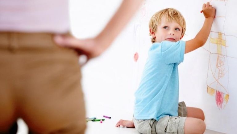  ¿SE DEBE PONER LIMITES A LOS NIÑOS?      